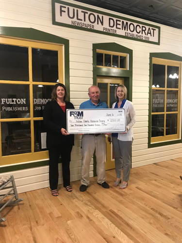 check presentation photo